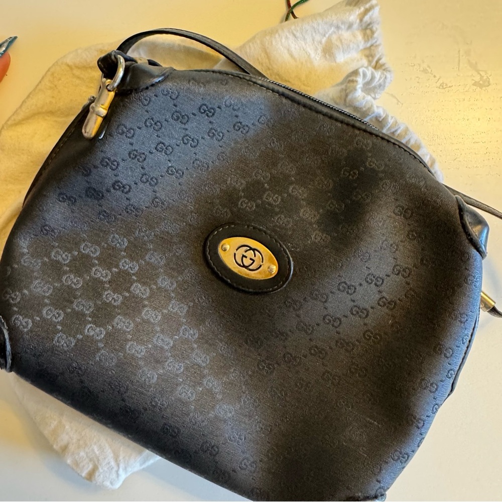 Vintage '80 Gucci small Crossbody bag *with dustbag*
